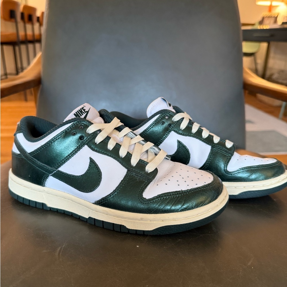 Nike Dunk Women’s Vintage Green Size 6.5
